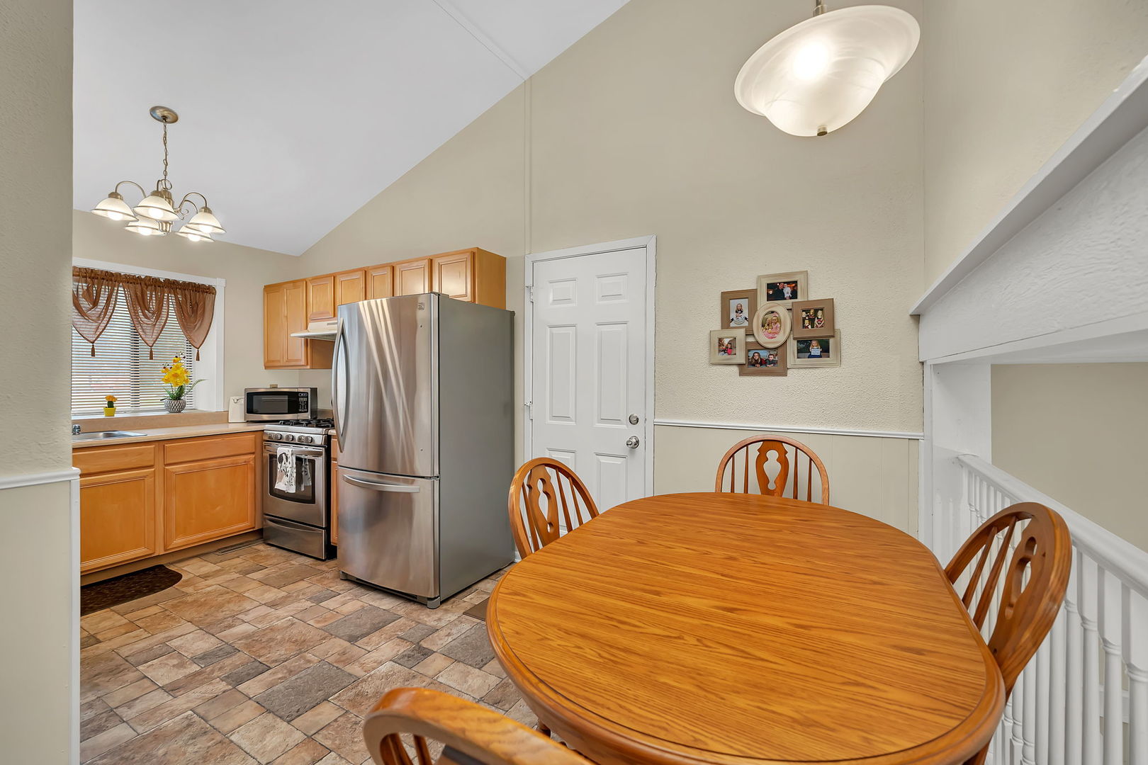 203 W Birchwood Drive #5, Romeoville, IL 60446