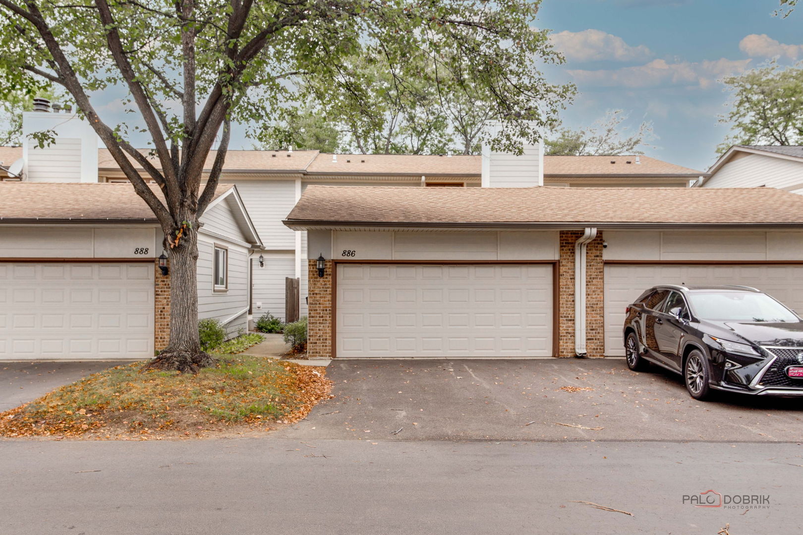 886 Swan Lane, Deerfield, IL 60015