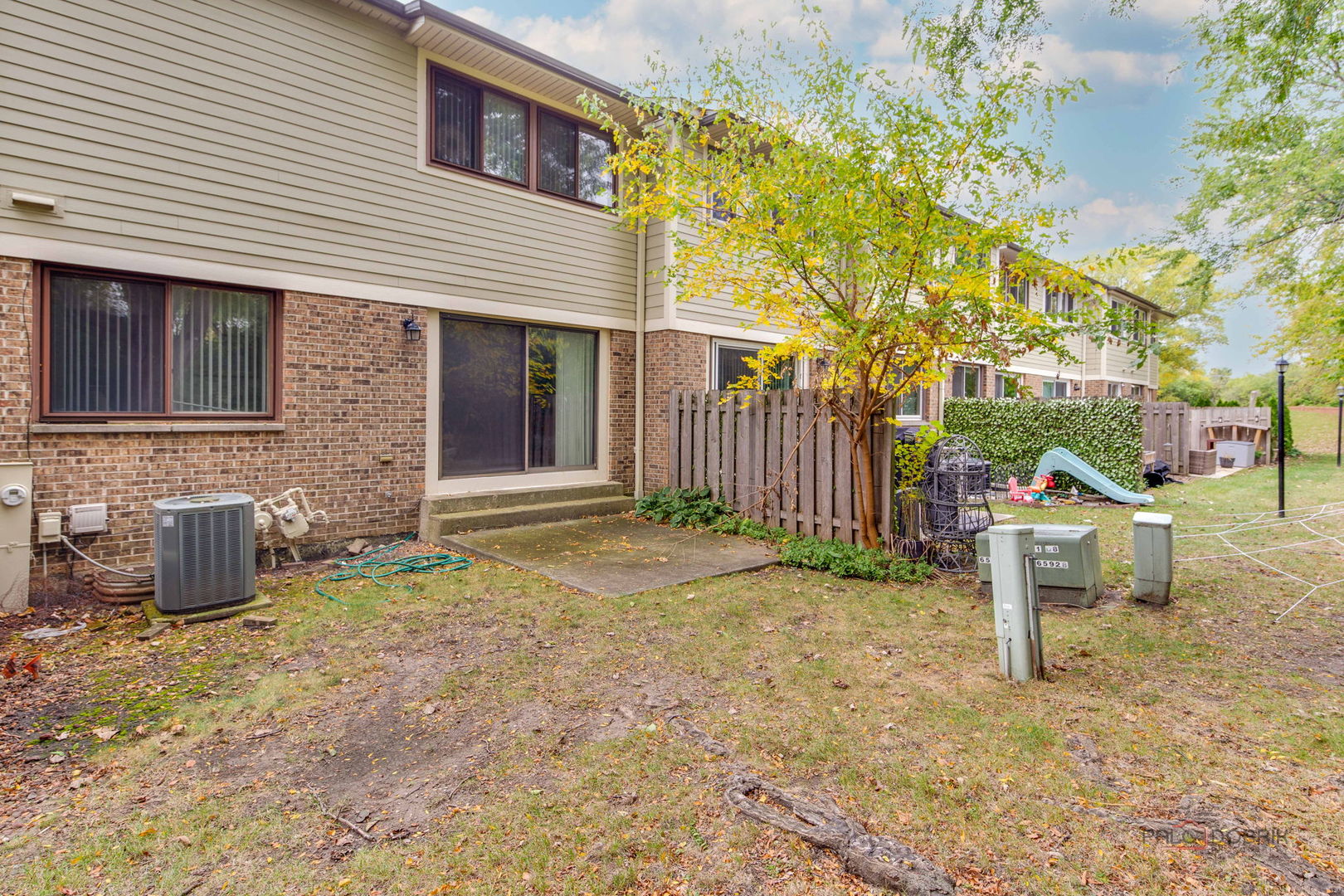 886 Swan Lane, Deerfield, IL 60015