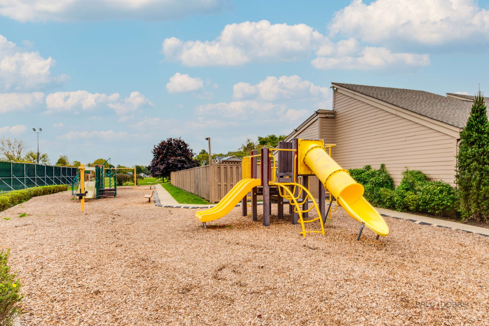 886 Swan Lane, Deerfield, IL 60015