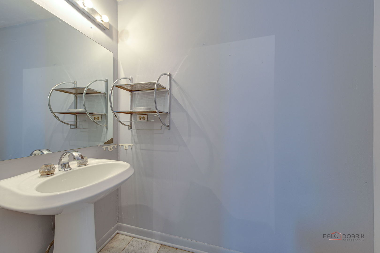 886 Swan Lane, Deerfield, IL 60015