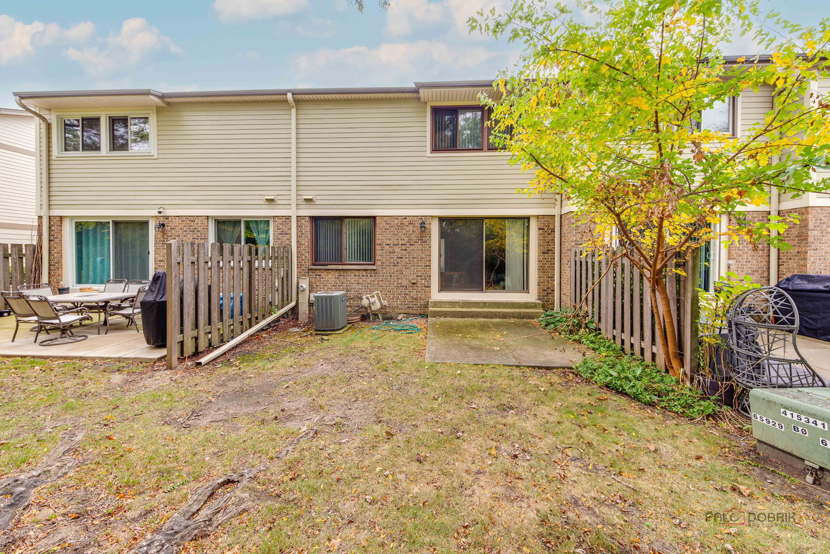 886 Swan Lane, Deerfield, IL 60015