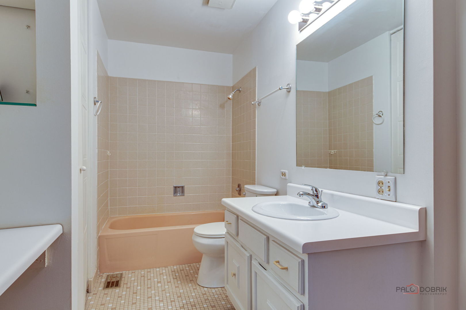 886 Swan Lane, Deerfield, IL 60015