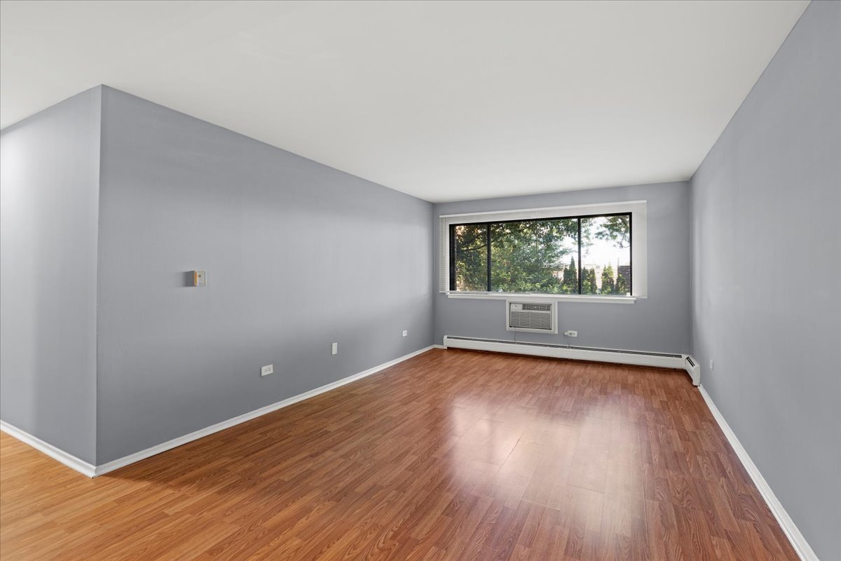 5348 N Cumberland Avenue #206, Chicago, IL 60656