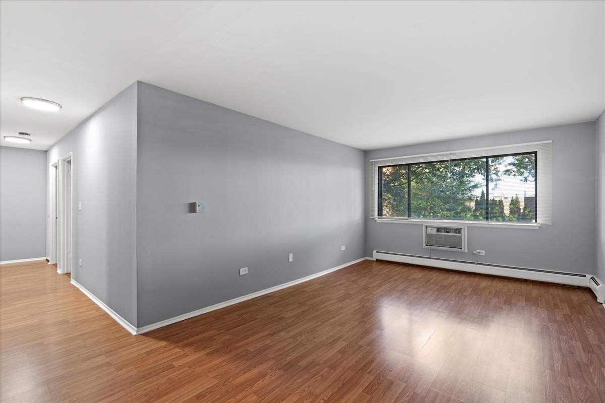 5348 N Cumberland Avenue #206, Chicago, IL 60656