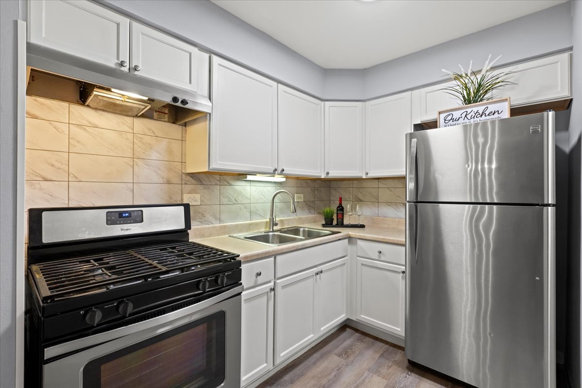 5348 N Cumberland Avenue #206, Chicago, IL 60656