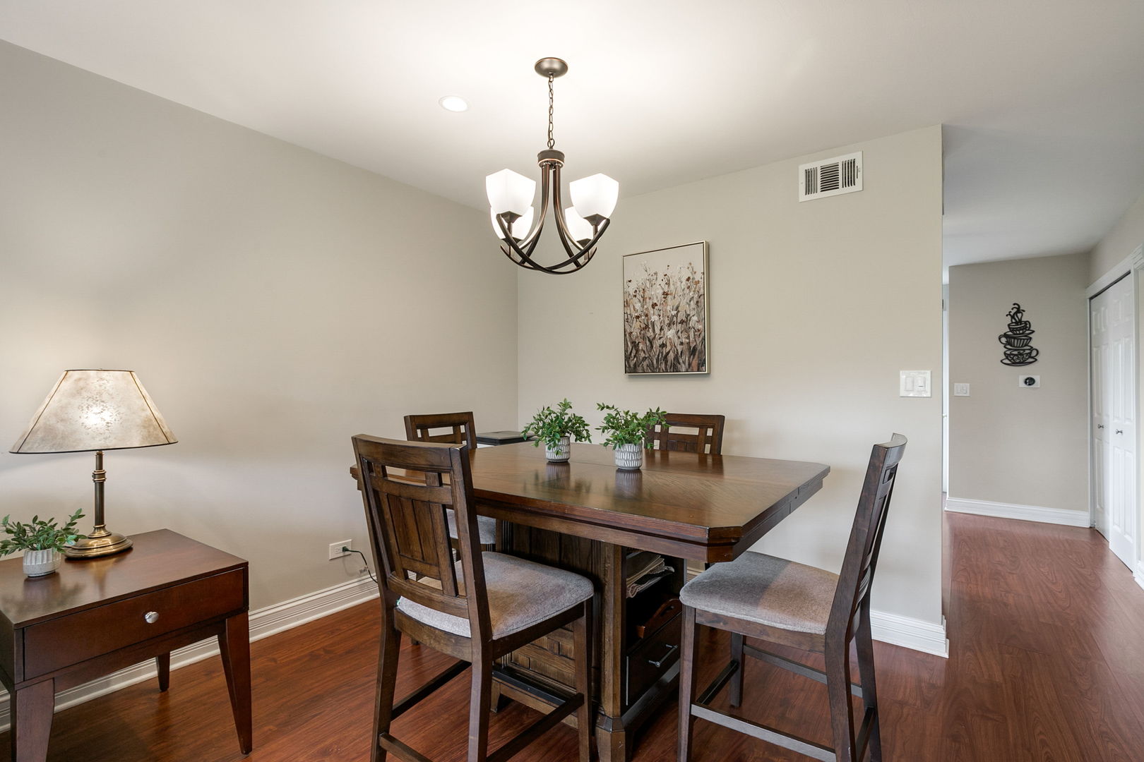 17438 W Walnut Lane, Gurnee, IL 60031