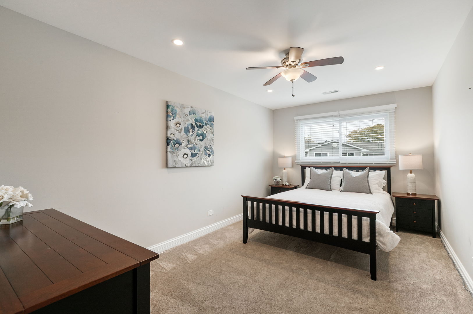 17438 W Walnut Lane, Gurnee, IL 60031