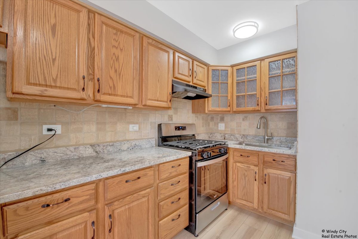 14914 AVERS Avenue, Midlothian, IL 60445