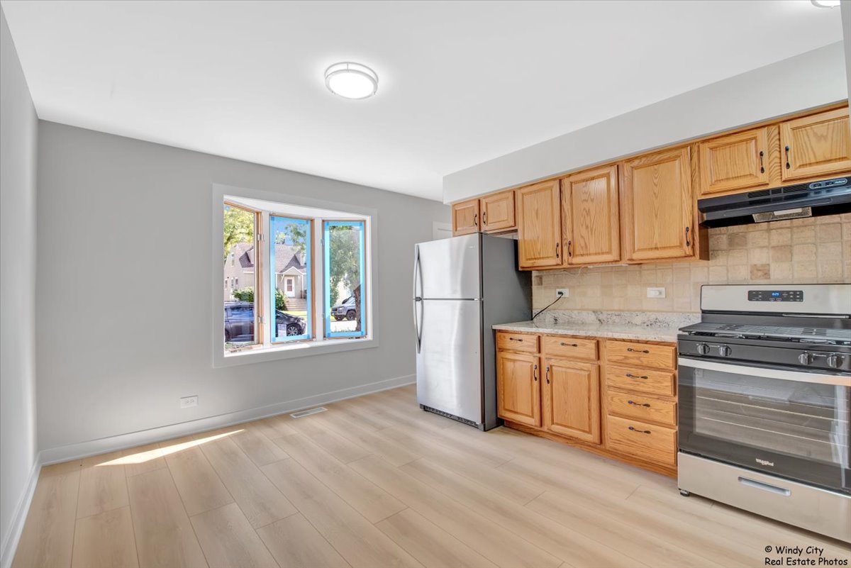 14914 AVERS Avenue, Midlothian, IL 60445