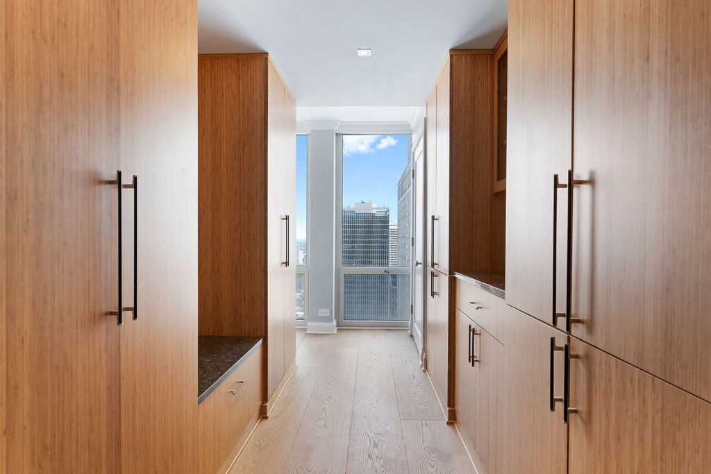 111 E Chestnut Street #38A, Chicago, IL 60611