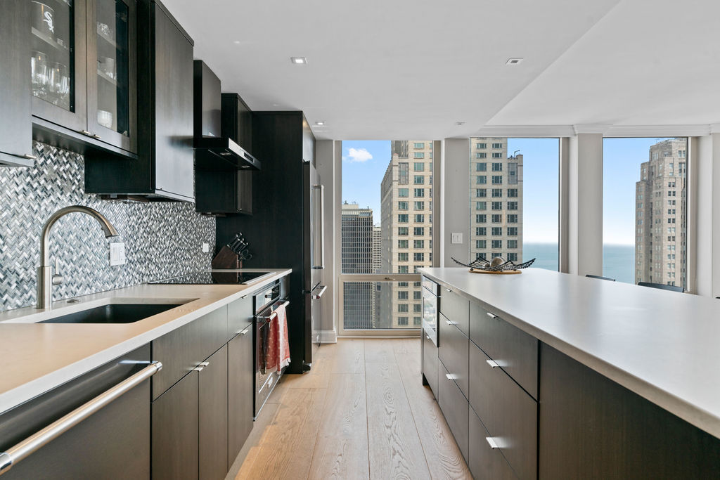 111 E Chestnut Street #38A, Chicago, IL 60611