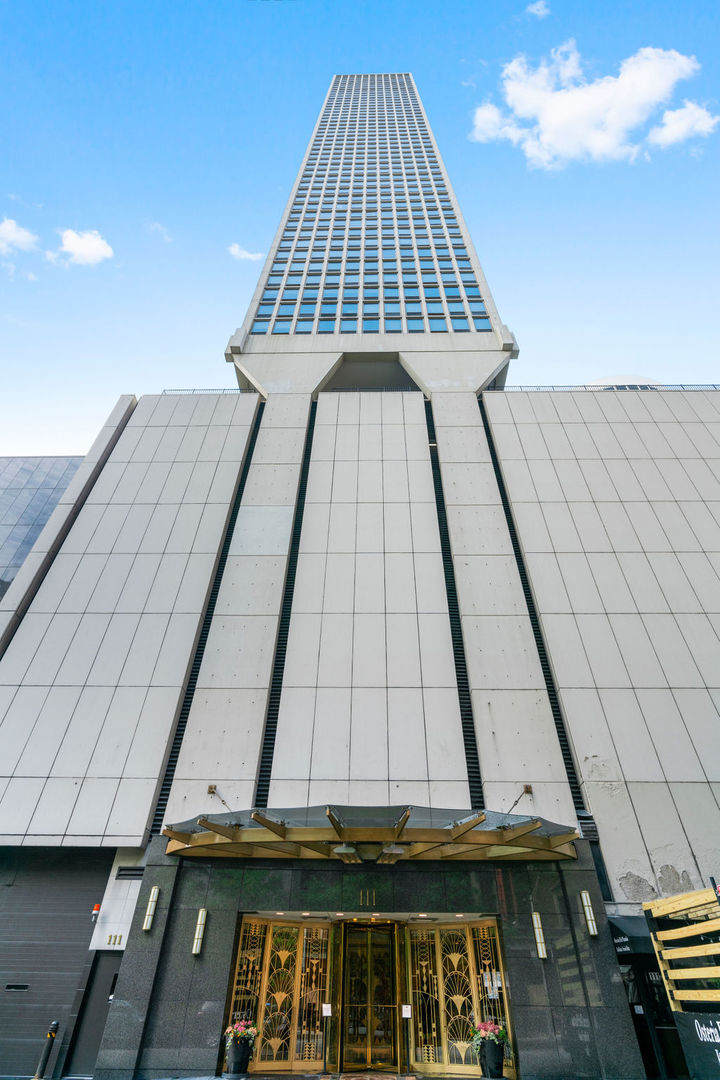 111 E Chestnut Street #38A, Chicago, IL 60611