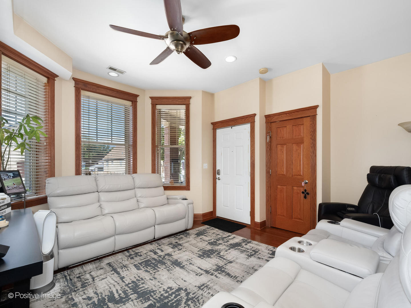 3549 S Lowe Avenue, Chicago, IL 60609