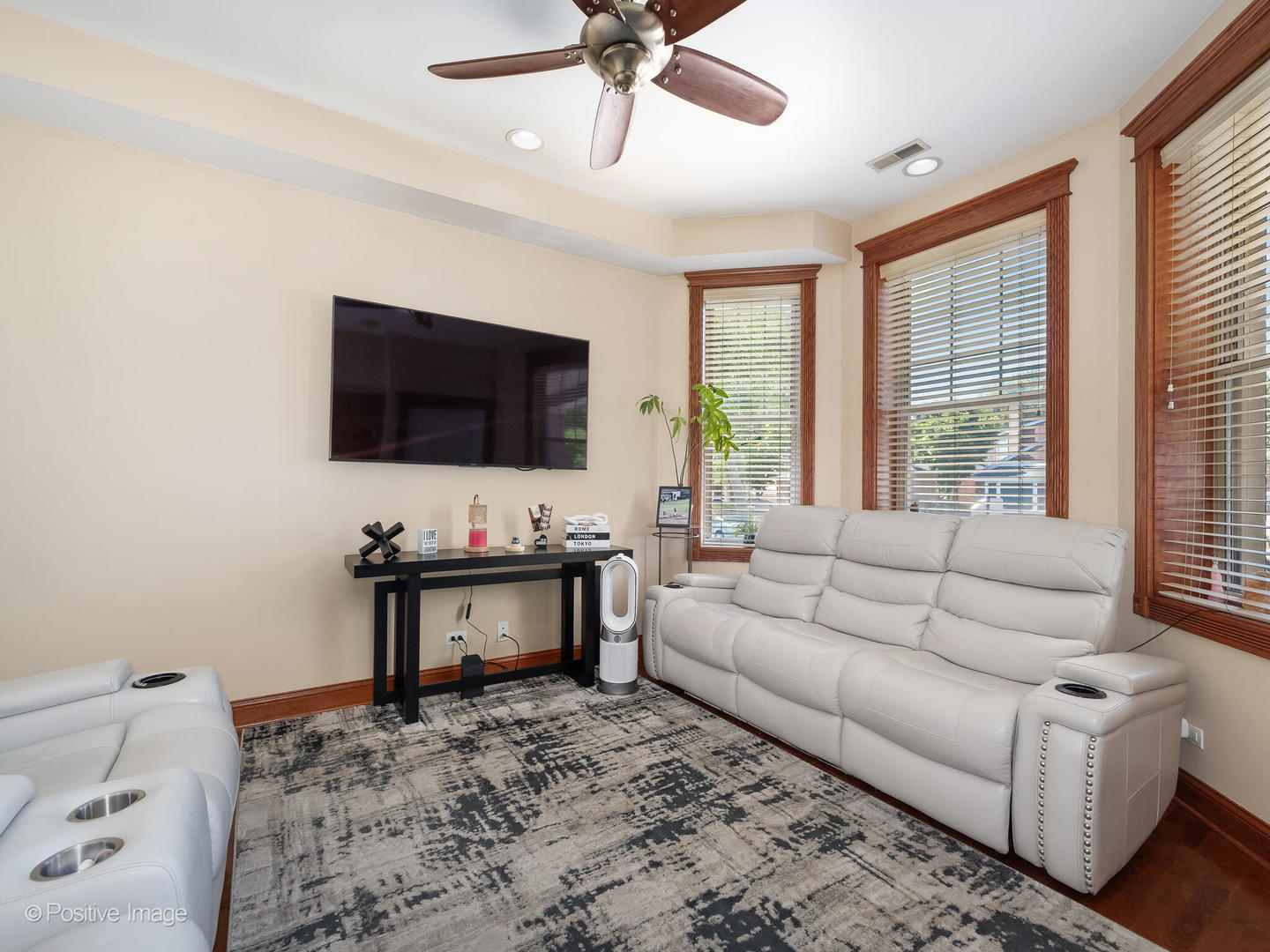 3549 S Lowe Avenue, Chicago, IL 60609
