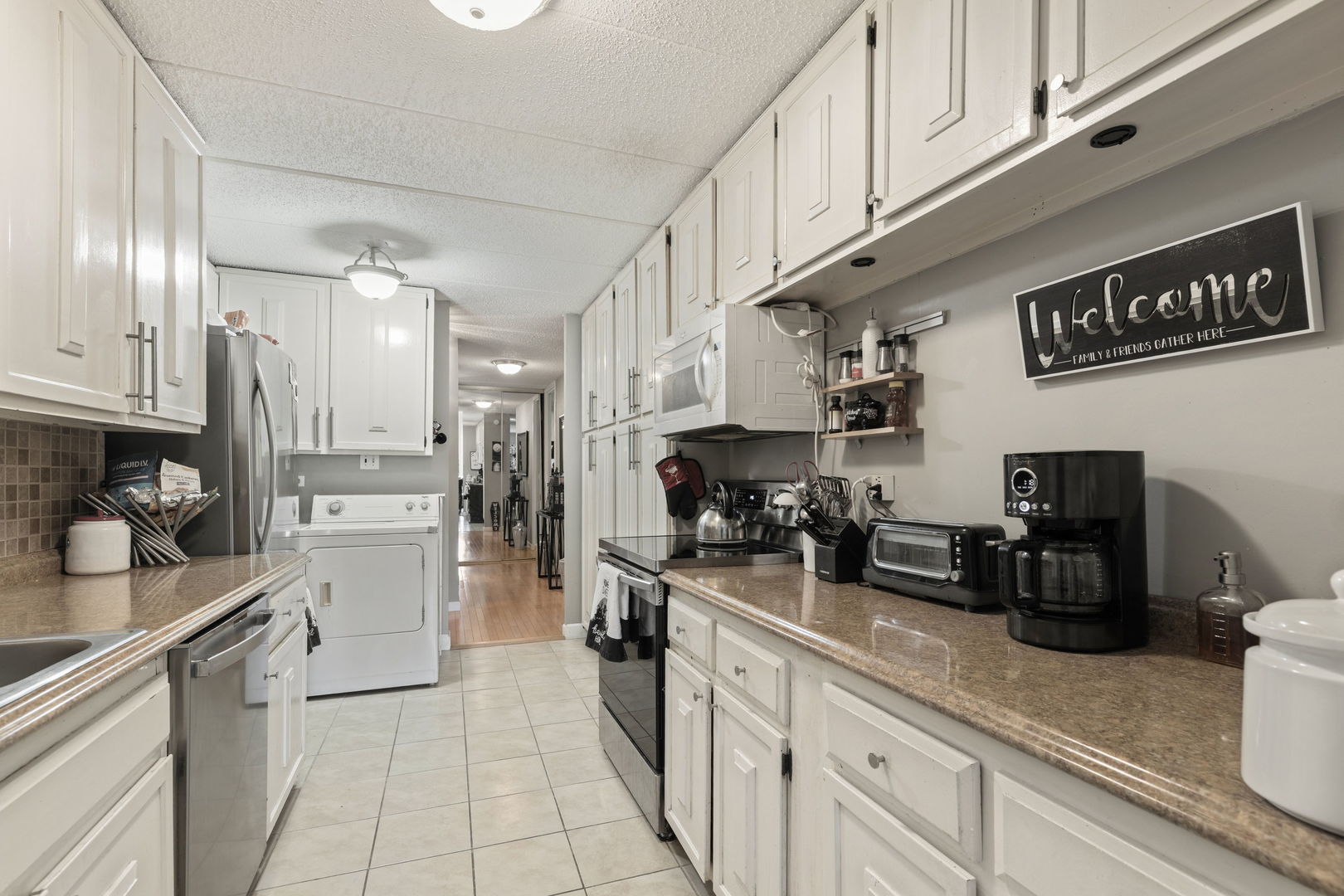 18 E Old Willow Road #210N, Prospect Heights, IL 60070