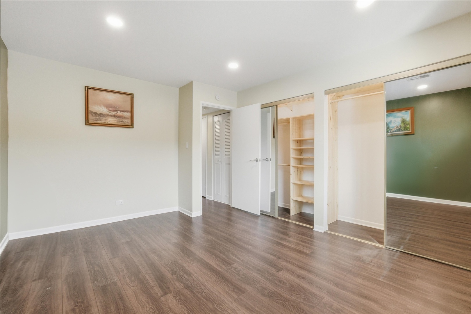 9427 Bay Colony Drive #2S, Des Plaines, IL 60016