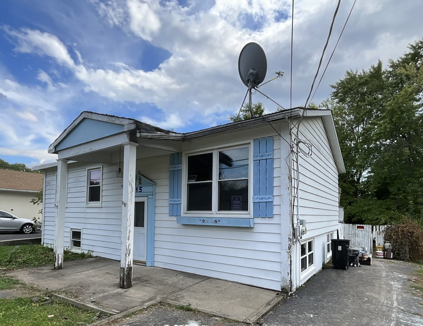 915 Mayfield Drive, Round Lake Beach, IL 60073