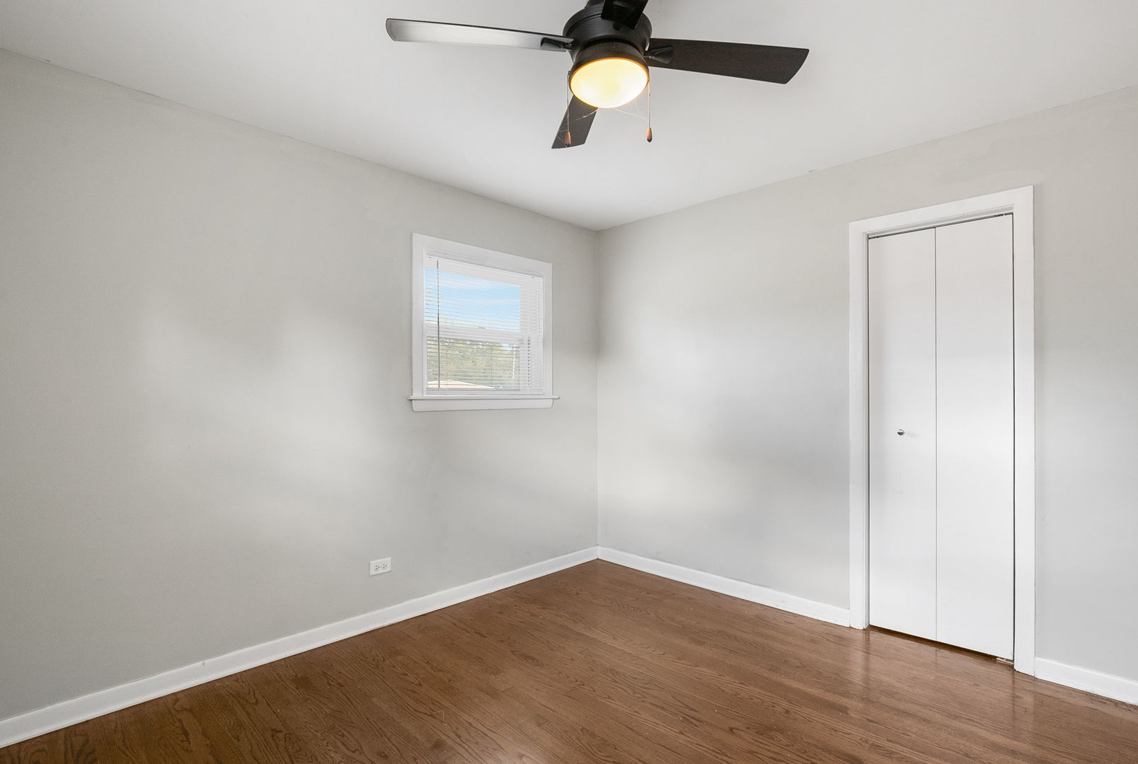 847 Mckinley Avenue, Mundelein, IL 60060