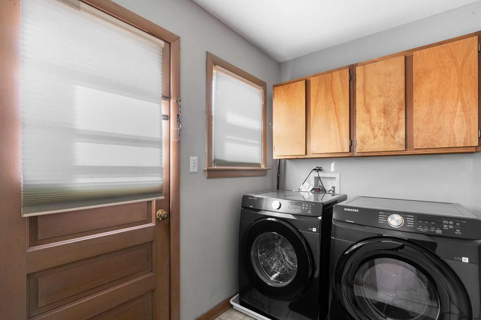 847 Mckinley Avenue, Mundelein, IL 60060
