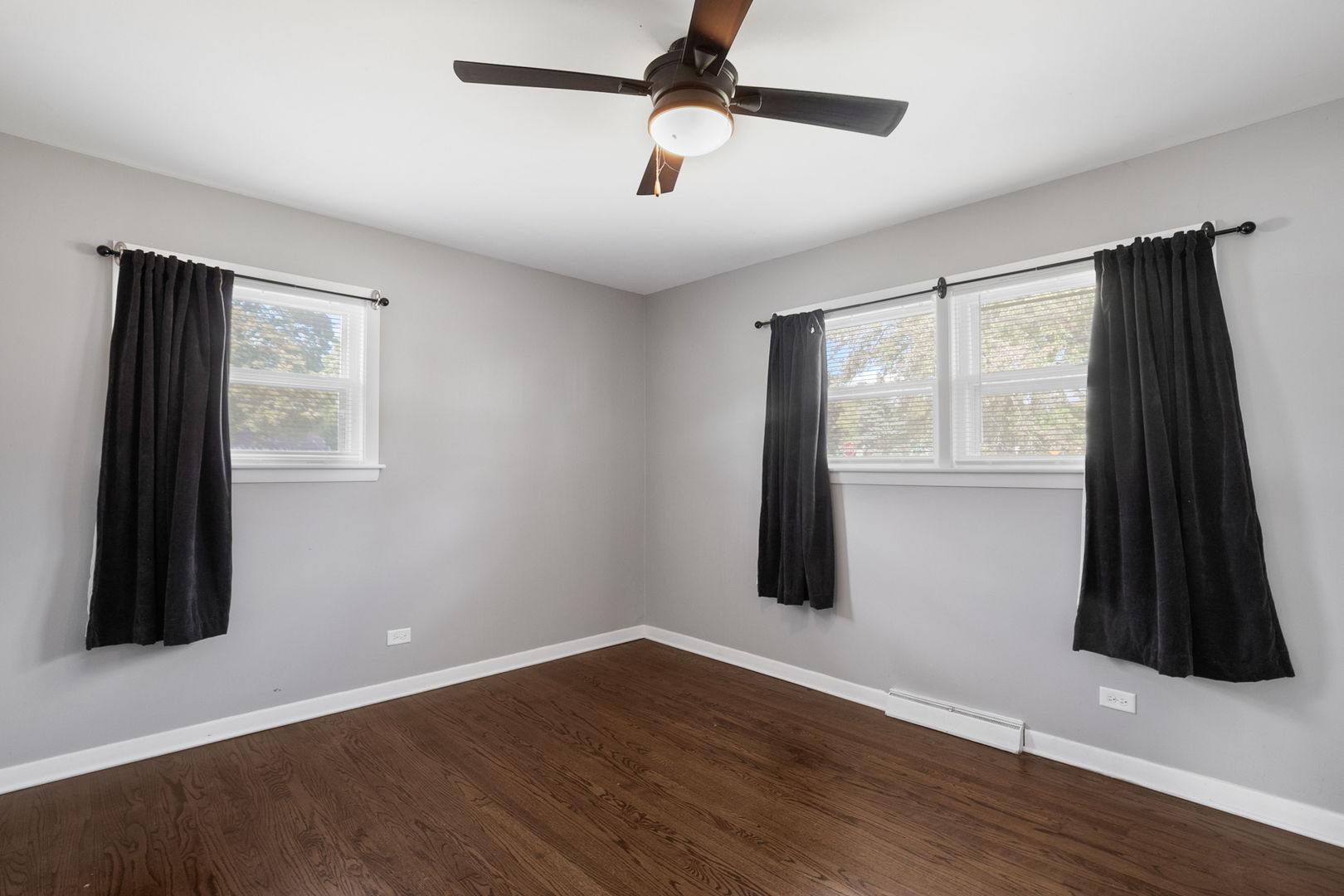 847 Mckinley Avenue, Mundelein, IL 60060
