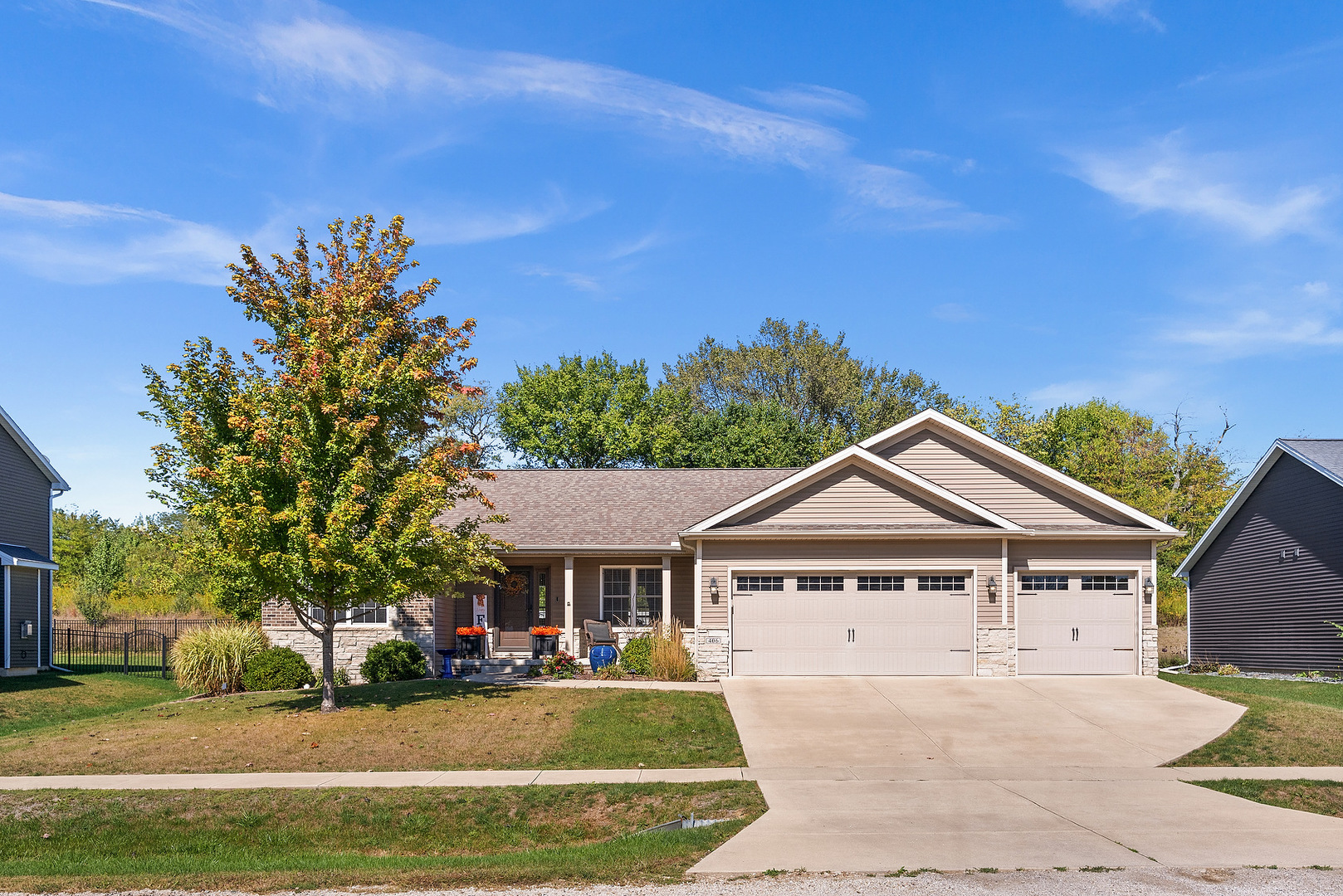 406 Raef Road, Downs, IL 61736