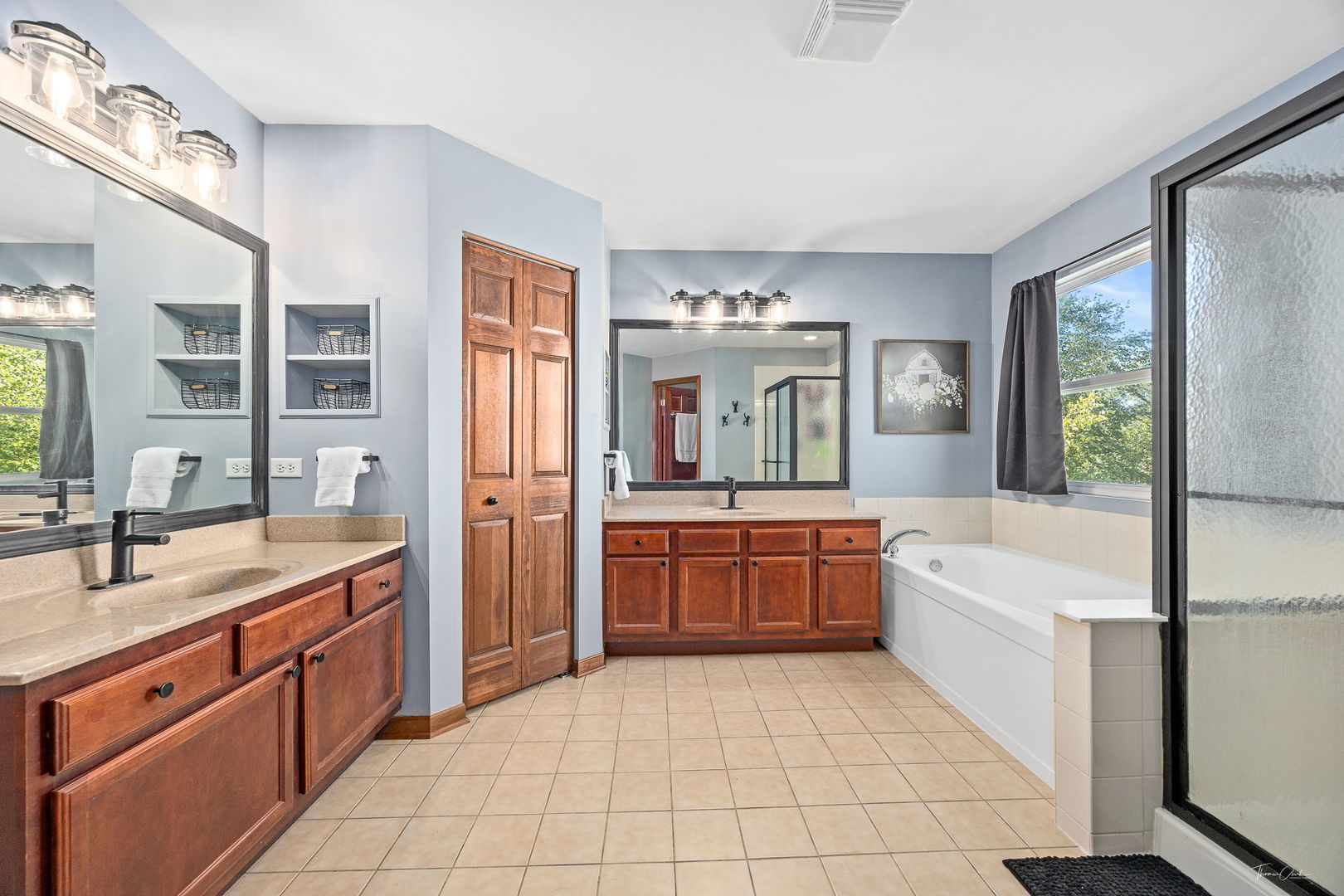 555 Litchfield Way, Oswego, IL 60543