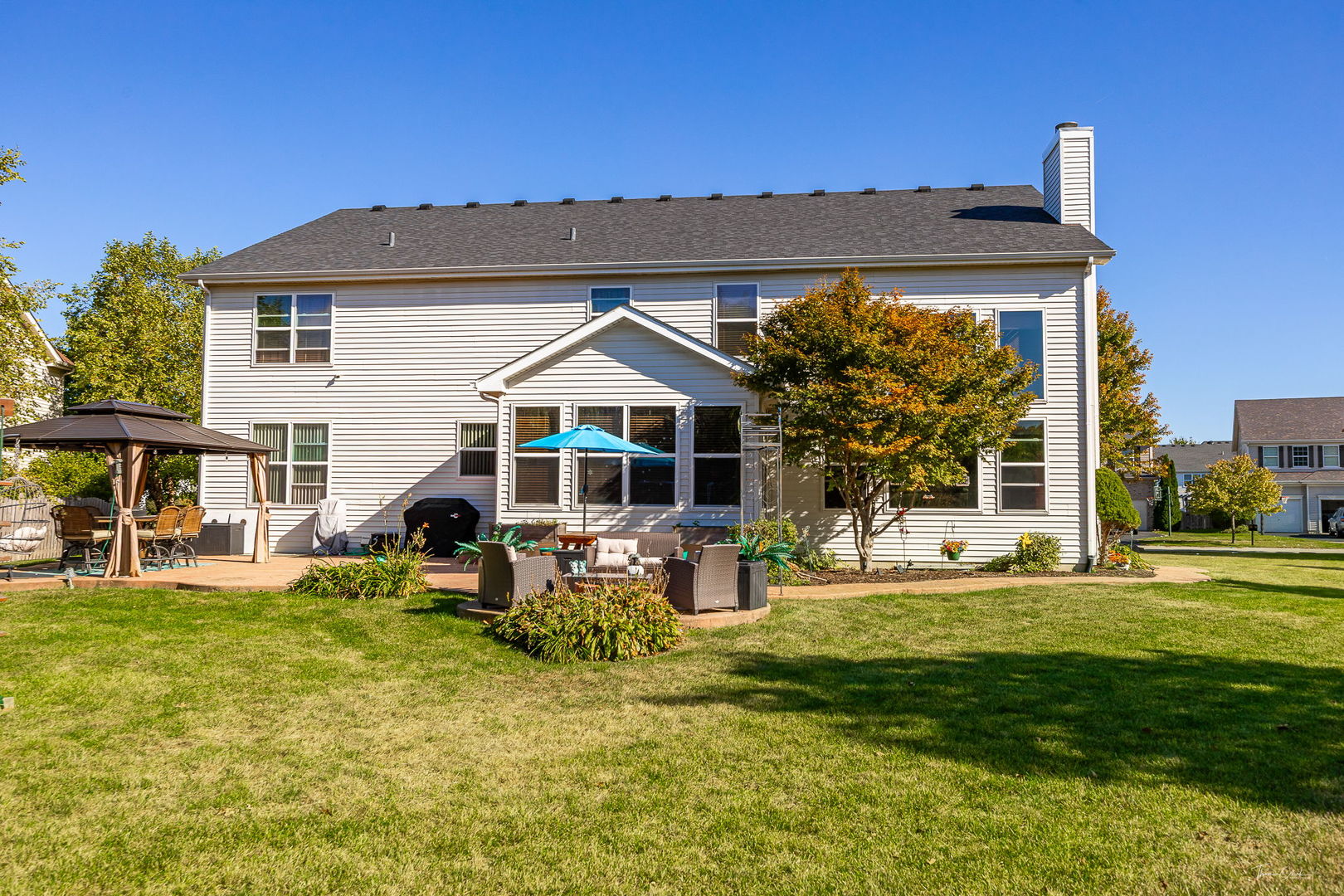 555 Litchfield Way, Oswego, IL 60543