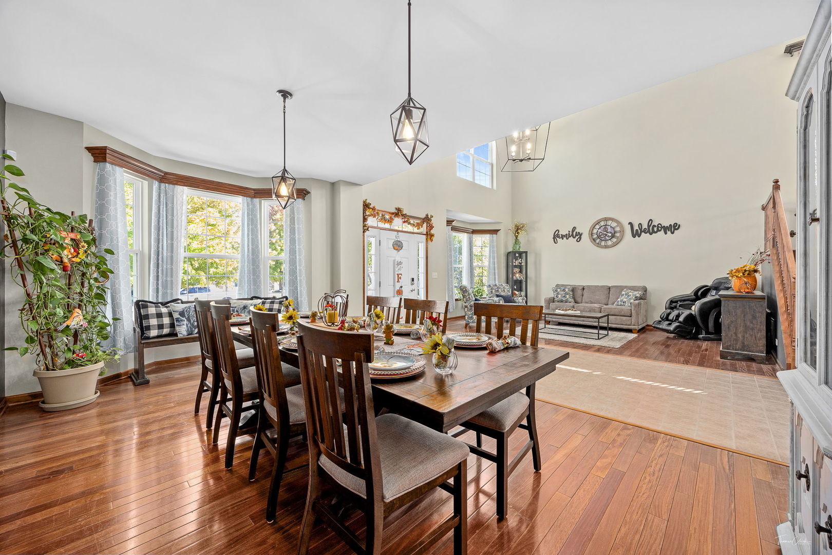 555 Litchfield Way, Oswego, IL 60543
