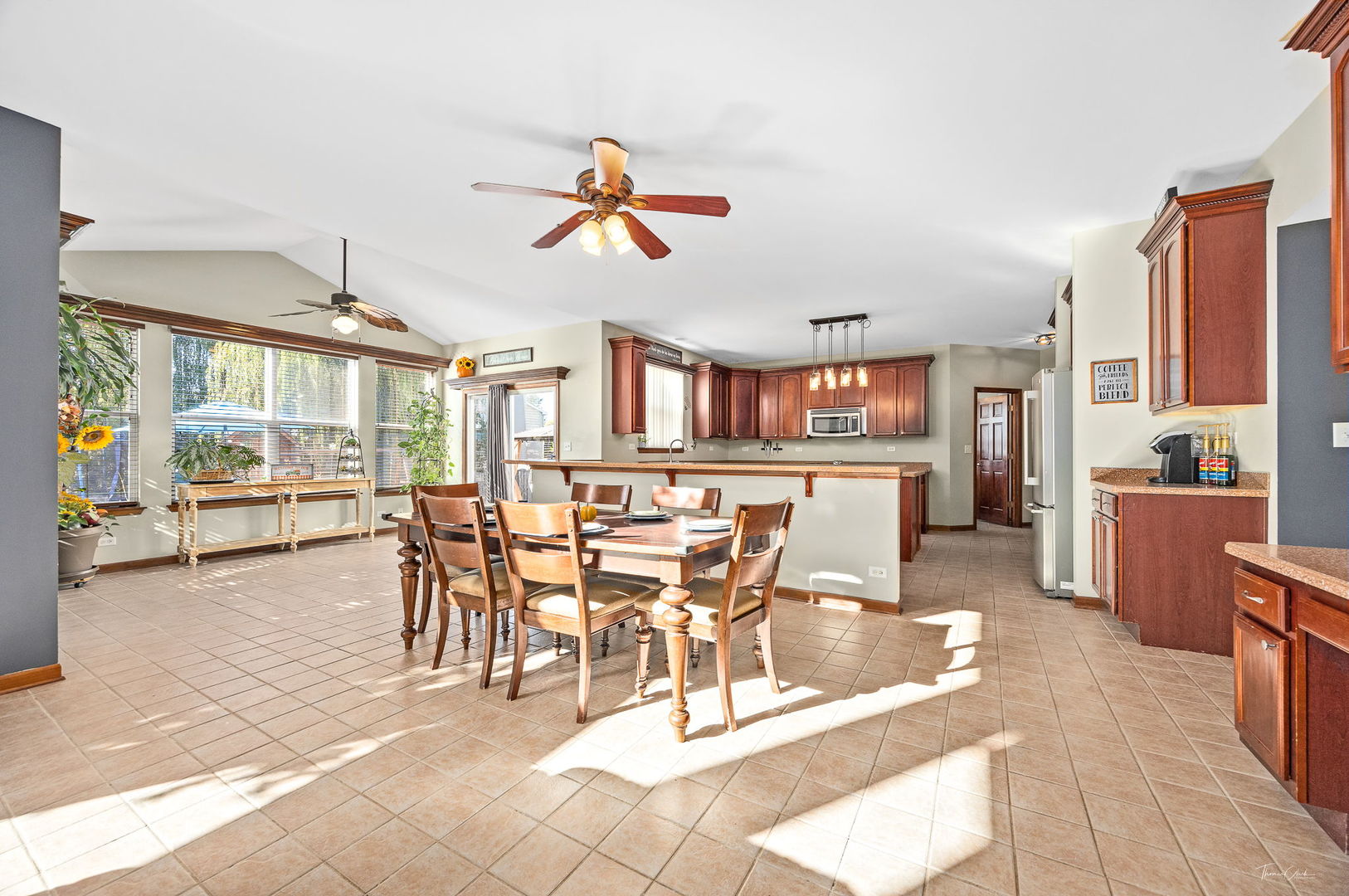 555 Litchfield Way, Oswego, IL 60543