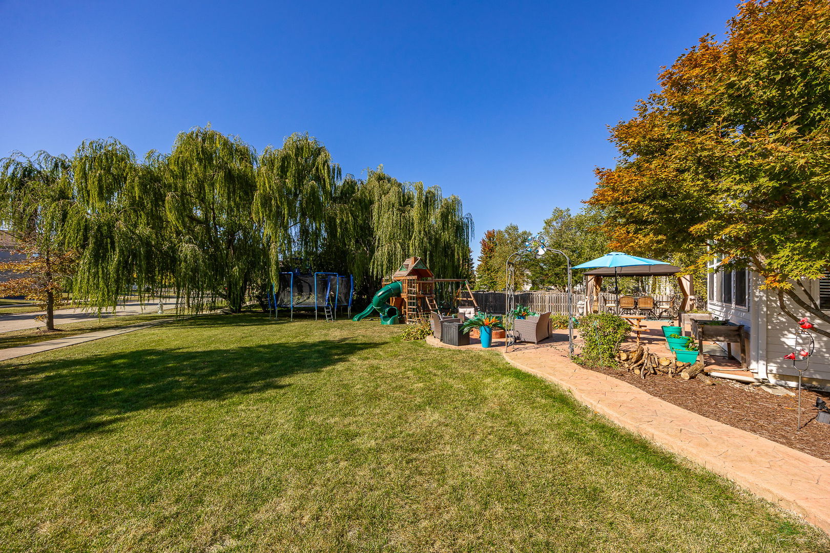 555 Litchfield Way, Oswego, IL 60543