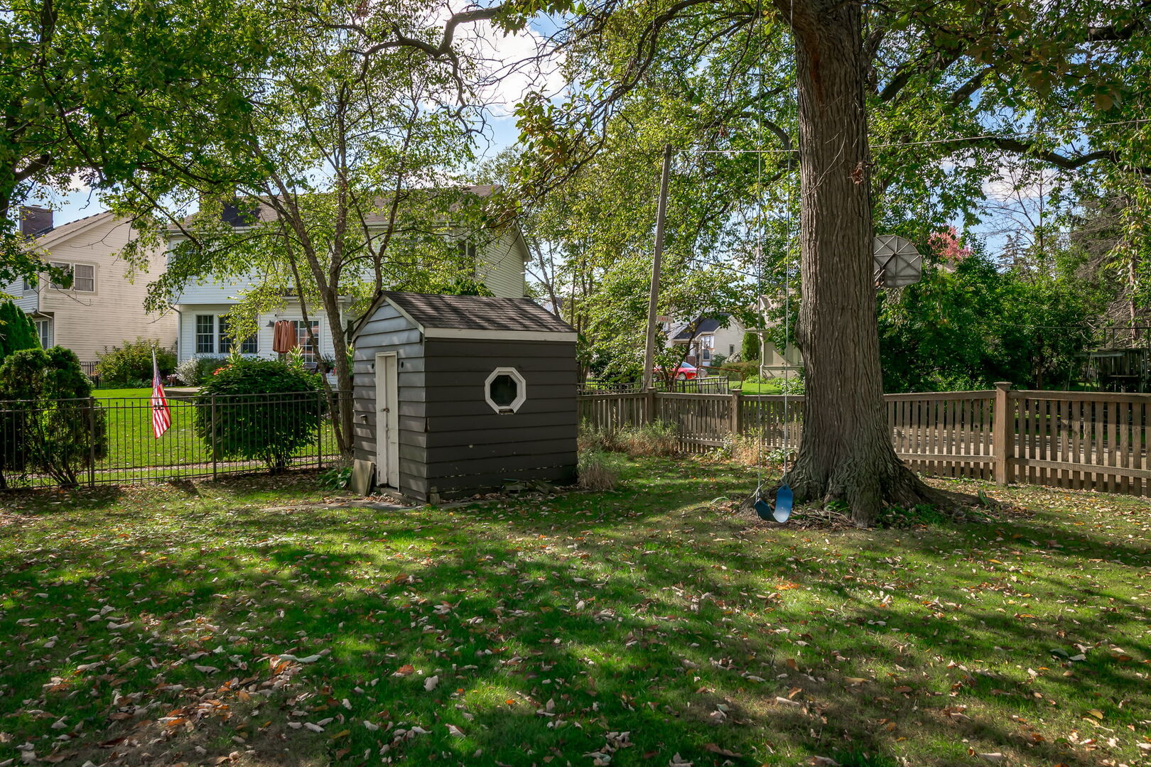 522 E Park Manor Court, Elmhurst, IL 60126