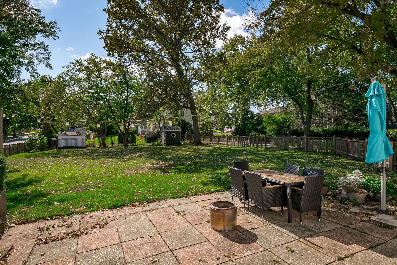 522 E Park Manor Court, Elmhurst, IL 60126