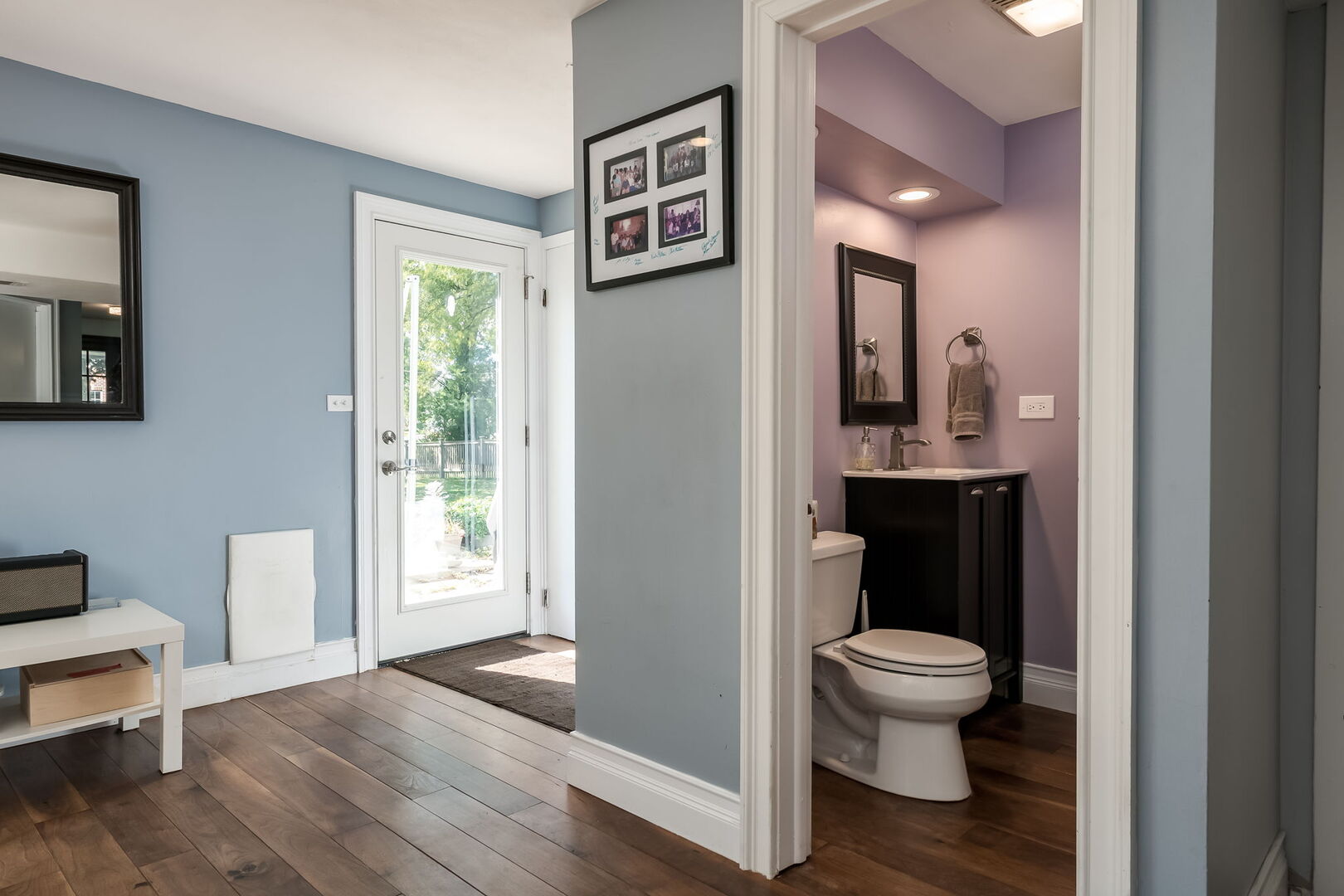 522 E Park Manor Court, Elmhurst, IL 60126