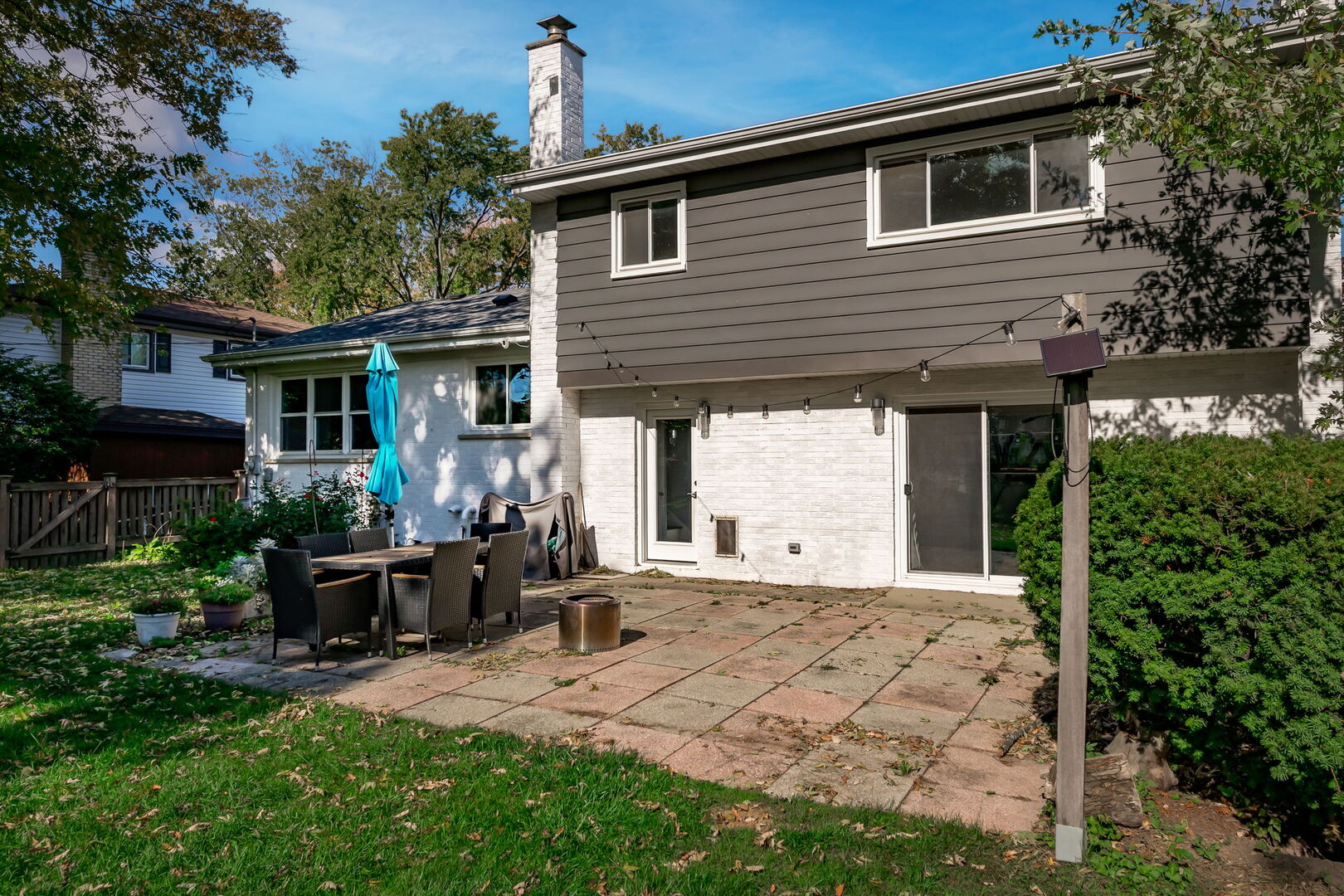 522 E Park Manor Court, Elmhurst, IL 60126