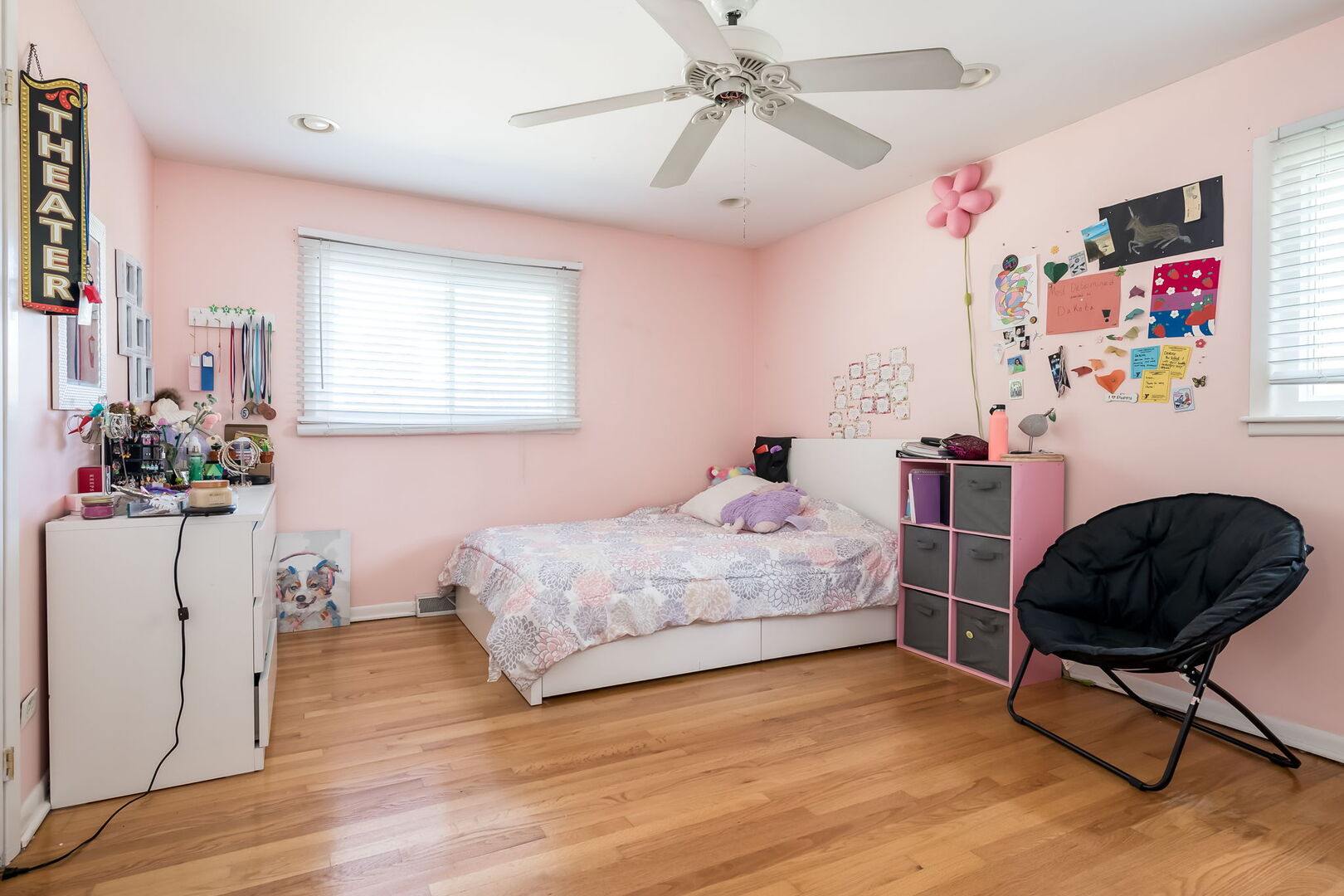 522 E Park Manor Court, Elmhurst, IL 60126