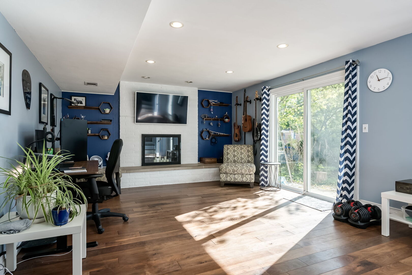 522 E Park Manor Court, Elmhurst, IL 60126