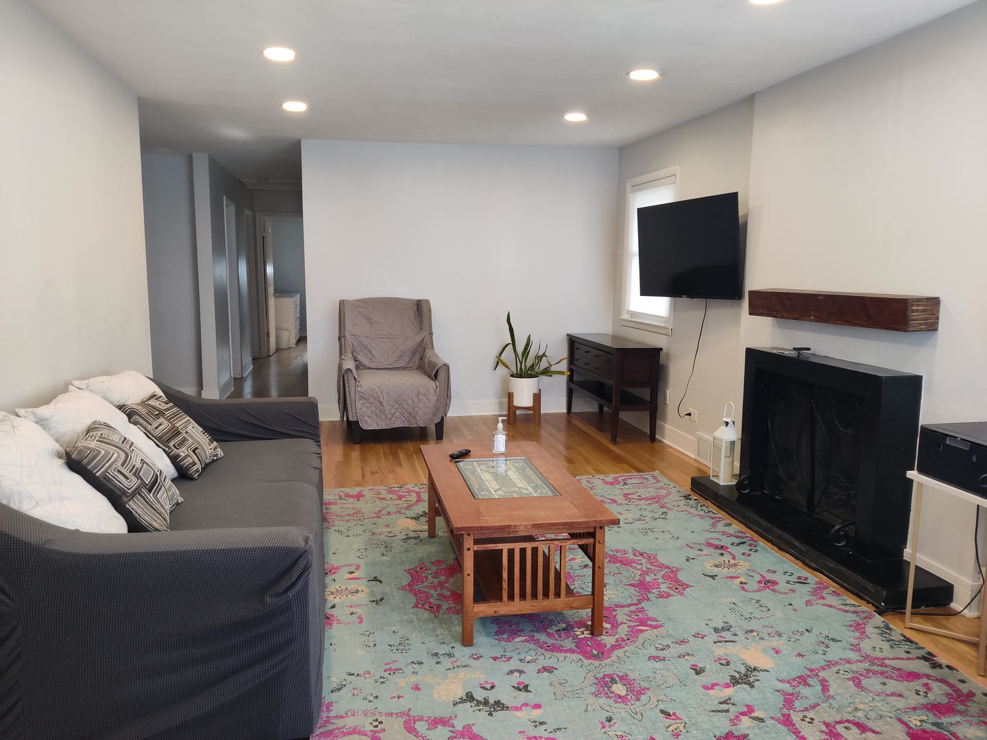 569 Whittier Avenue, Deerfield, IL 60015