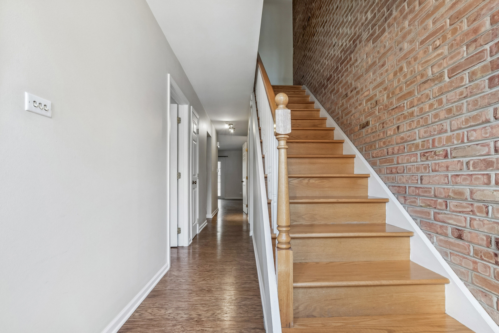 7666 S 88th Court, Justice, IL 60458