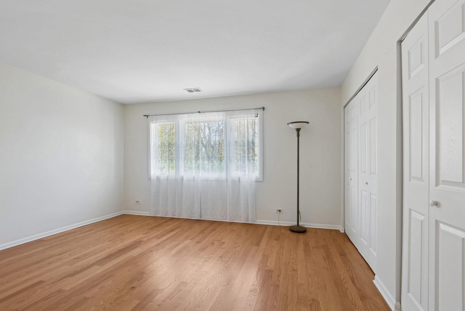 7666 S 88th Court, Justice, IL 60458