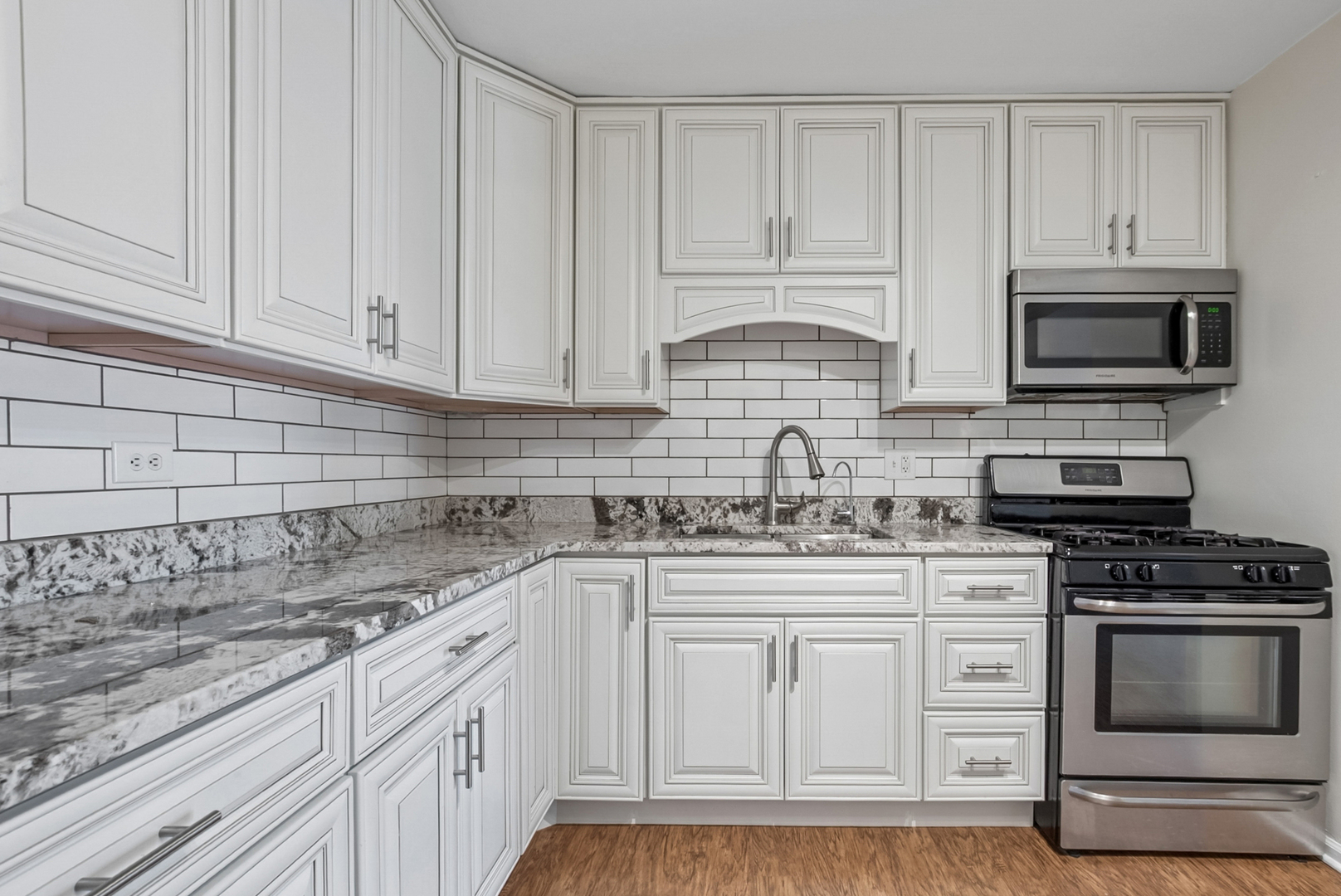 7666 S 88th Court, Justice, IL 60458