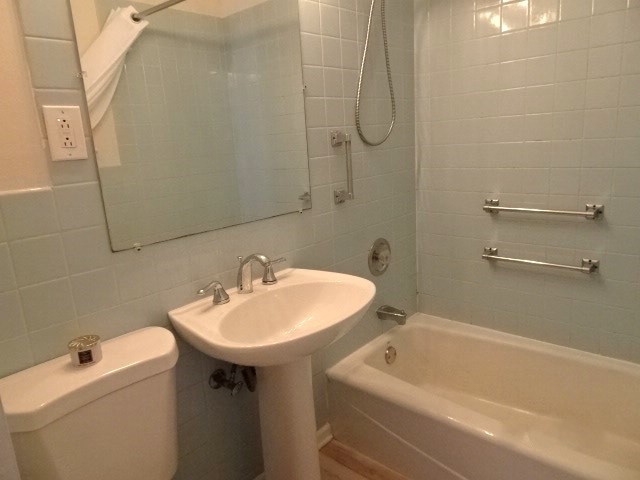 1805 Gilbert Avenue, Downers Grove, IL 60515