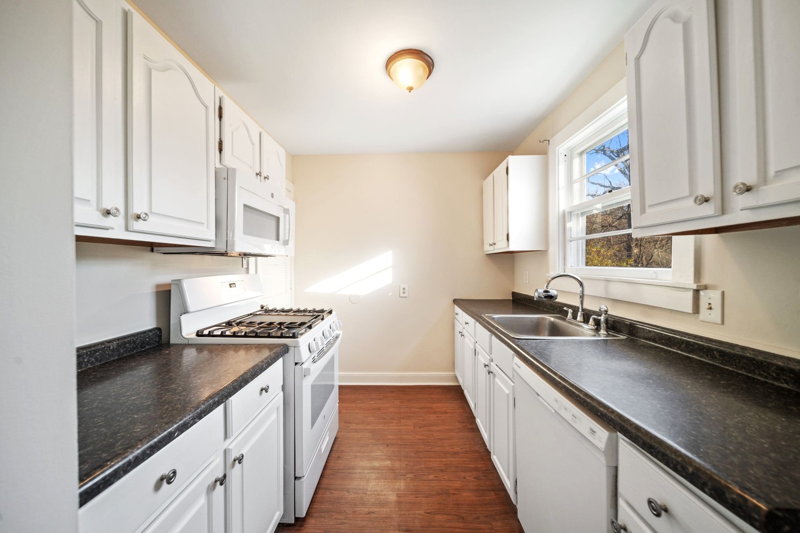 1805 Gilbert Avenue, Downers Grove, IL 60515