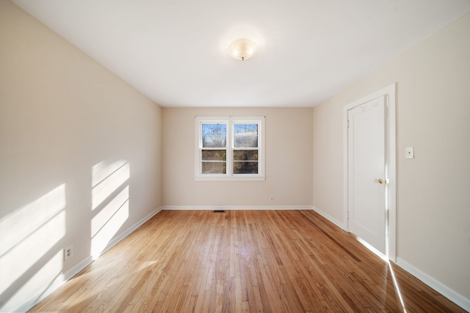 1805 Gilbert Avenue, Downers Grove, IL 60515