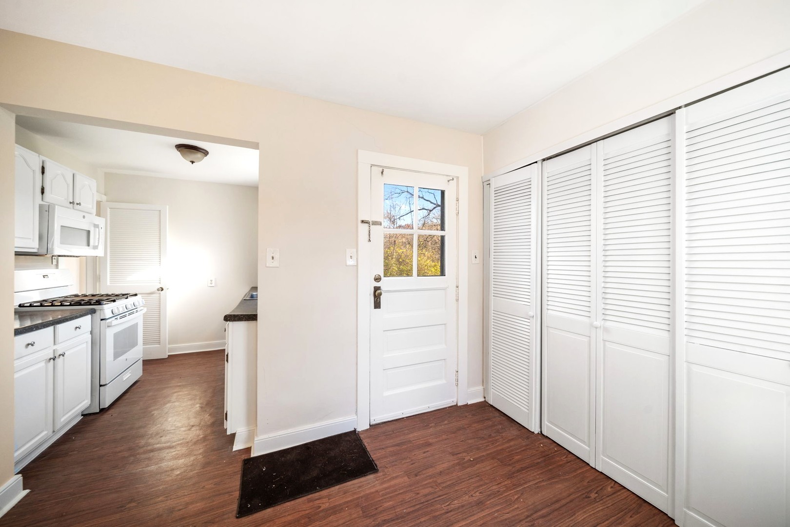 1805 Gilbert Avenue, Downers Grove, IL 60515