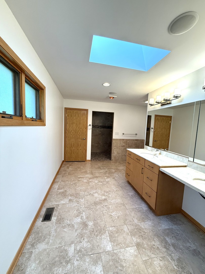 701 Brookside Lane, Frankfort, IL 60423
