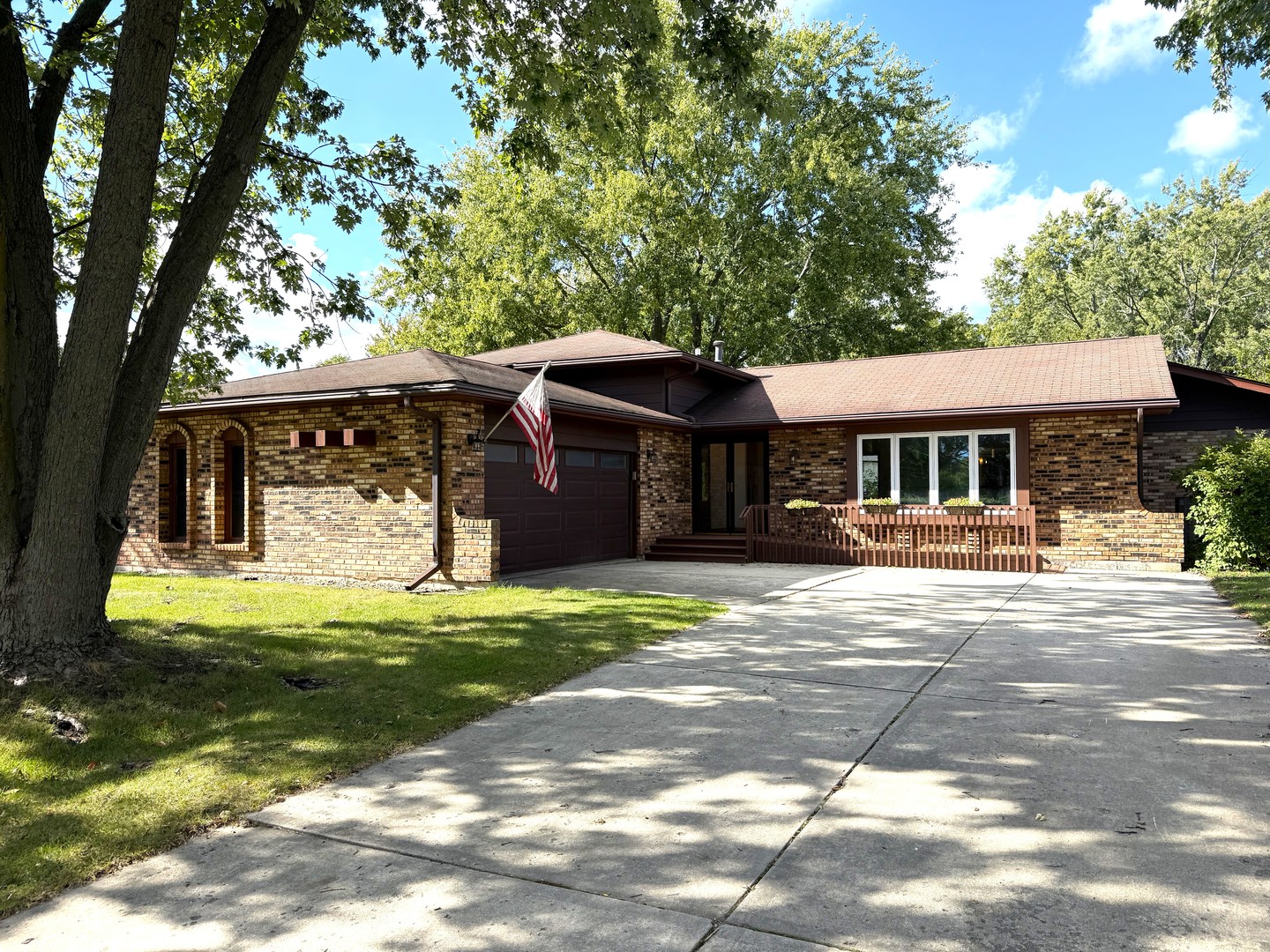 701 Brookside Lane, Frankfort, IL 60423