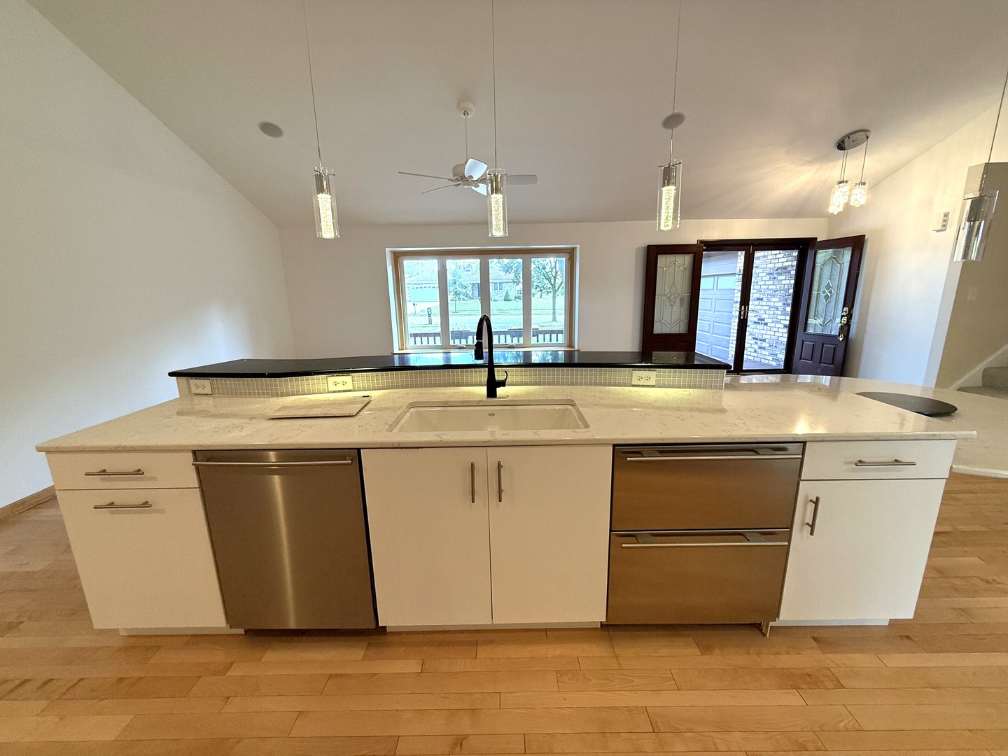 701 Brookside Lane, Frankfort, IL 60423