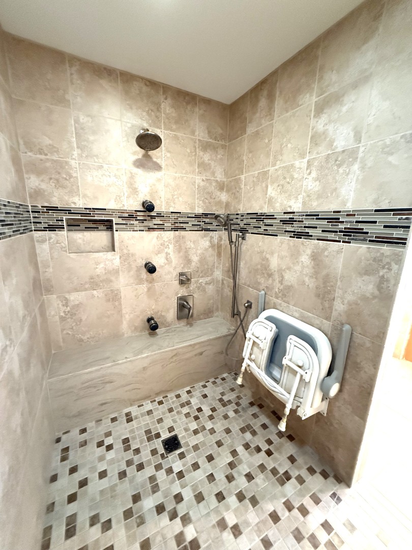 701 Brookside Lane, Frankfort, IL 60423