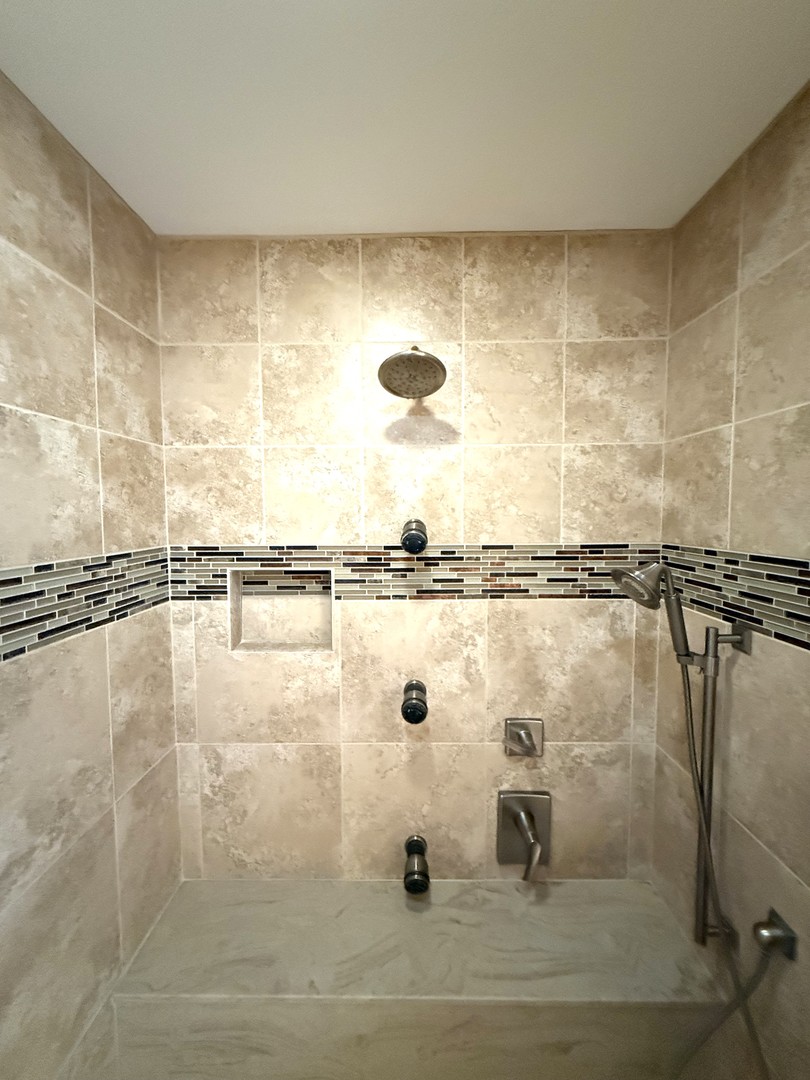 701 Brookside Lane, Frankfort, IL 60423